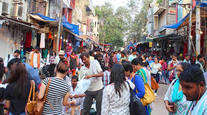 5 things to remember before going shopping to Sarojini Market